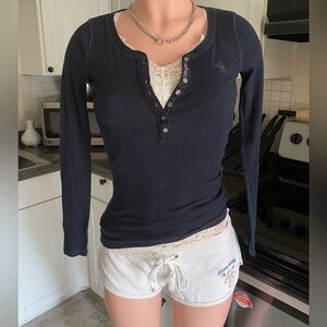 Vintage Y2k Abercrombie blue ribbed button up Henley! 
Bella swan alt.